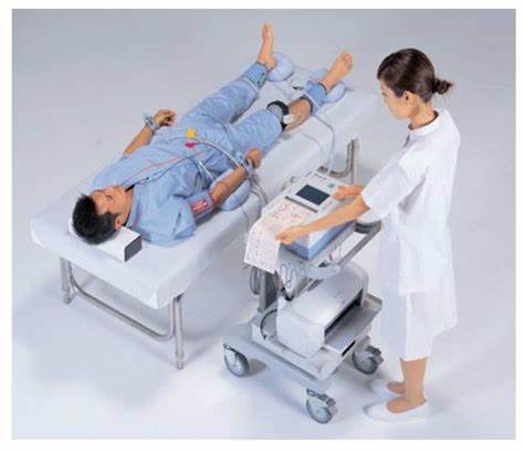 　[血液脈波検査装置]　動脈硬化測定及び心電図